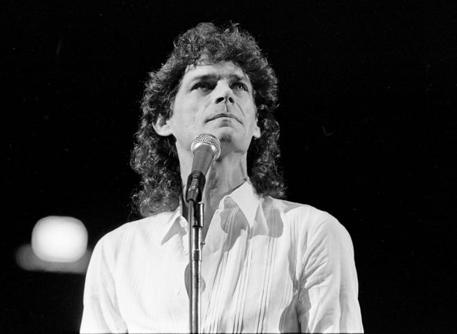 B.J. Thomas performs on Nov. 5, 1983, in Nashville.